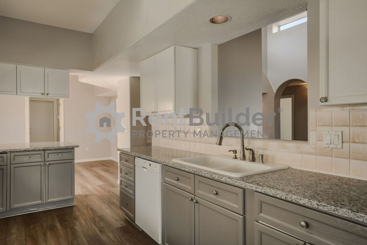 9204 Camino Viejo Nw - Photo 7 of 26