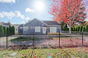 featured image of 12220 Se Mill St