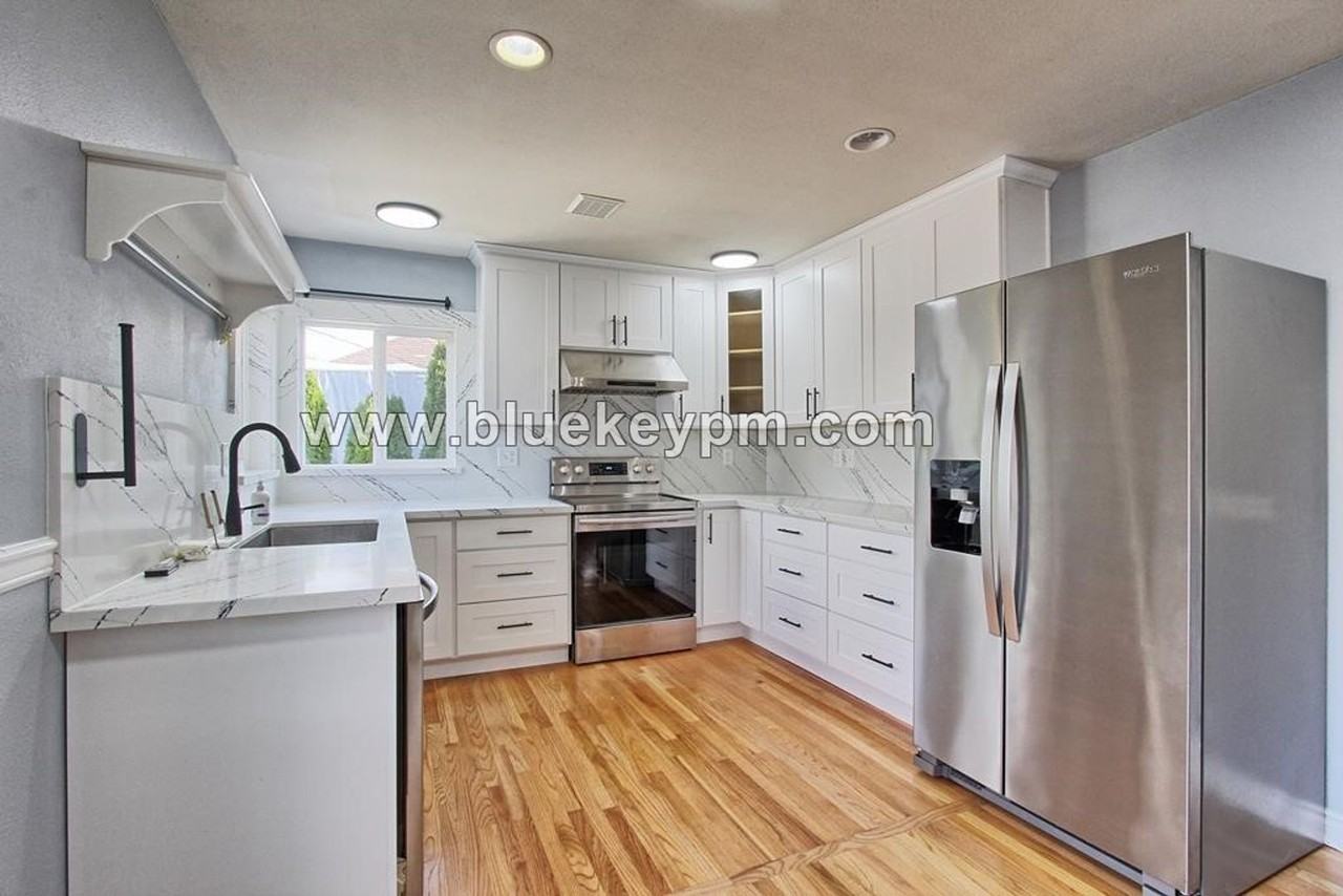 12220 Se Mill St - Photo 6 of 15