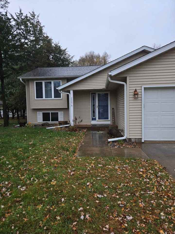 2623 Edgewood Ln - Photo 2 of 30