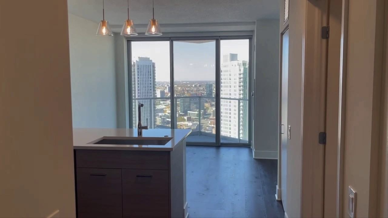 479 N Canal St #2810 - Photo 2 of 32