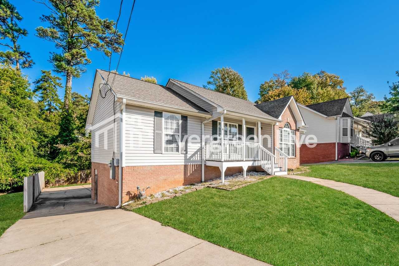 1724 Annendale Dr - Photo 2 of 15