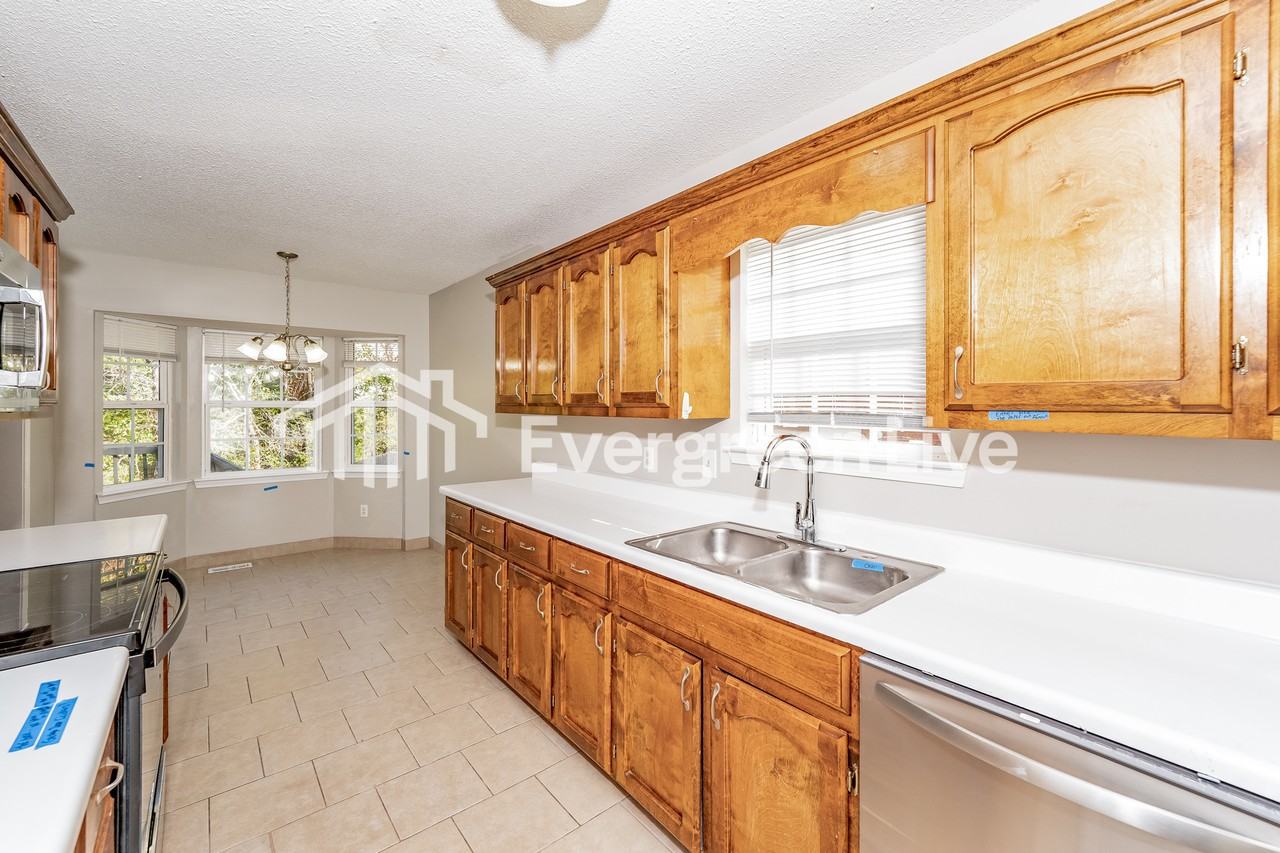 1724 Annendale Dr - Photo 7 of 15