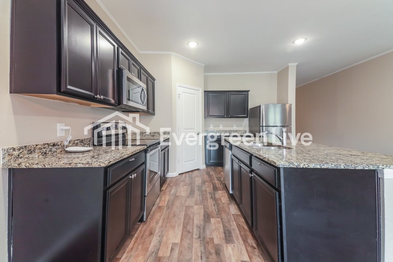 425 Stone Creek Boulevard - Photo 6 of 13