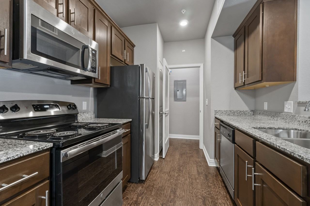 PINE CREEK - Photo 6 of 40