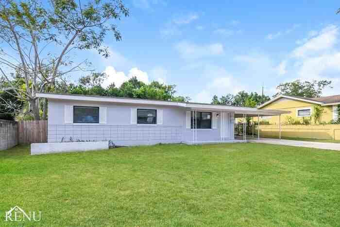 1912 Hinckley Rd - Photo 2 of 17