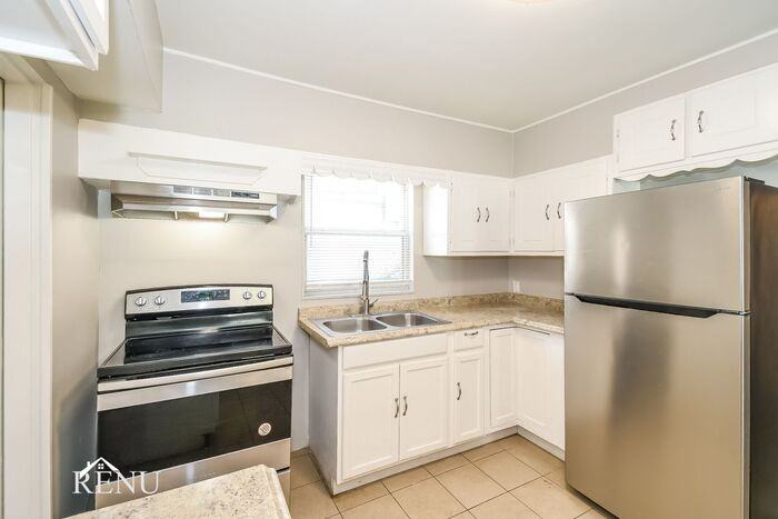 326 Cahoon Rd S - Photo 2 of 17