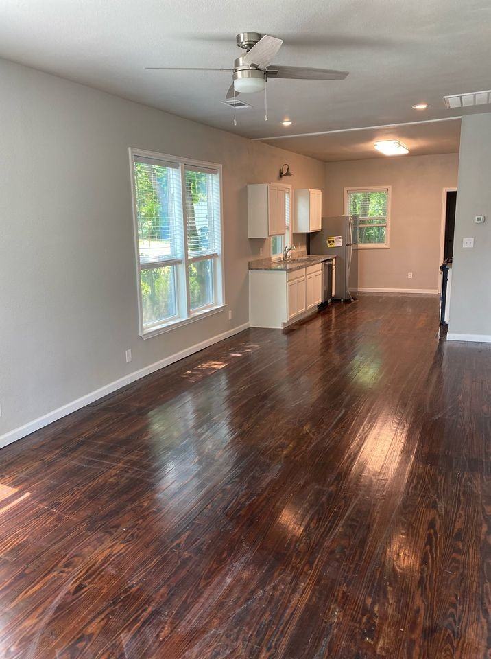 1321 E Cherry St #NA - Photo 2 of 8