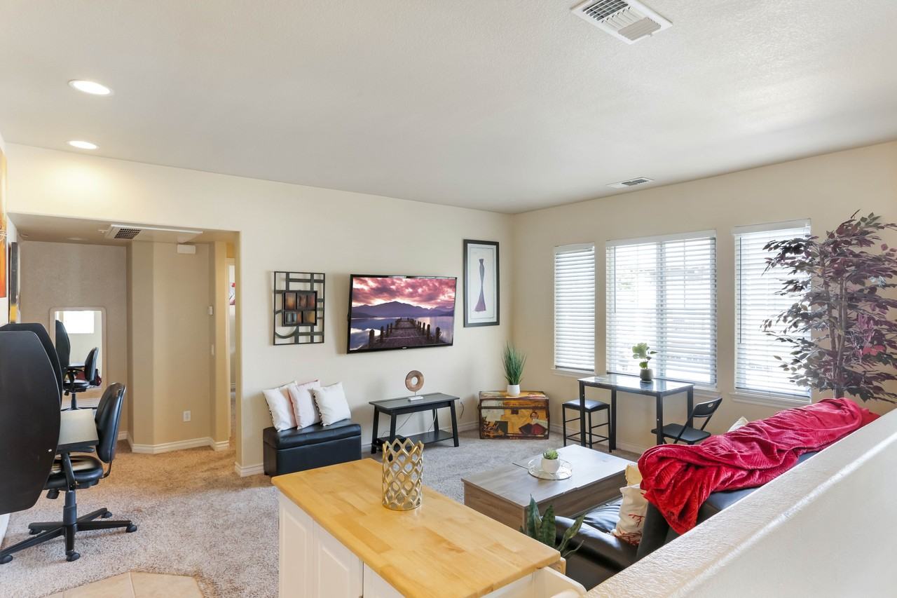 3170 Levante St #NA - Photo 2 of 20