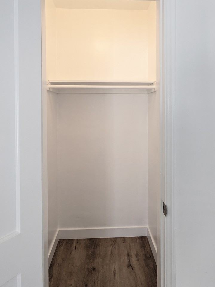7675 Hollywood Blvd #10 - Photo 4 of 16