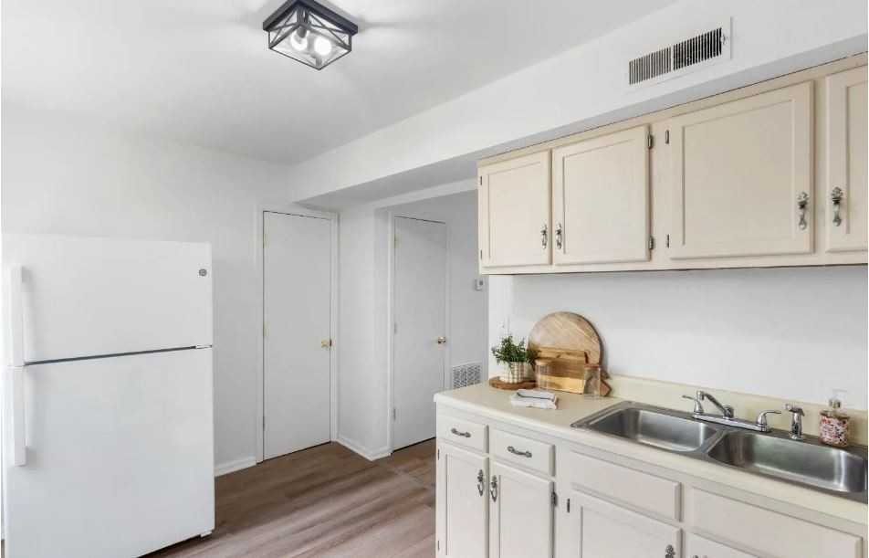 Wallace Ave Ne #1629 - Photo 6 of 16