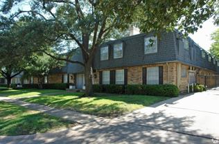 4320 Travis St - Photo 1 of 1
