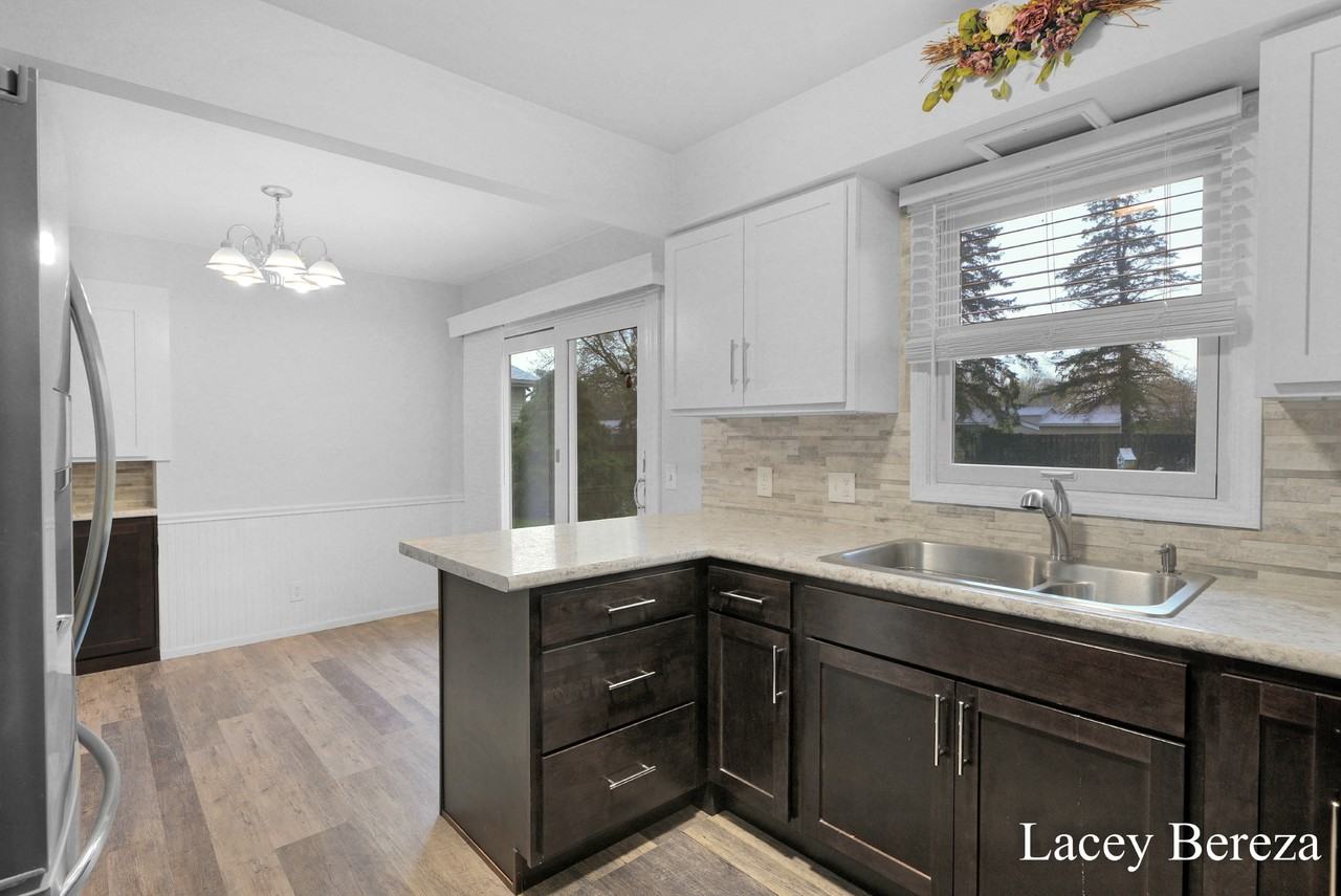 7757 Ridgewood Dr #NA - Photo 2 of 24