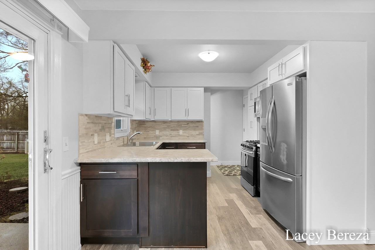 7757 Ridgewood Dr #NA - Photo 3 of 24