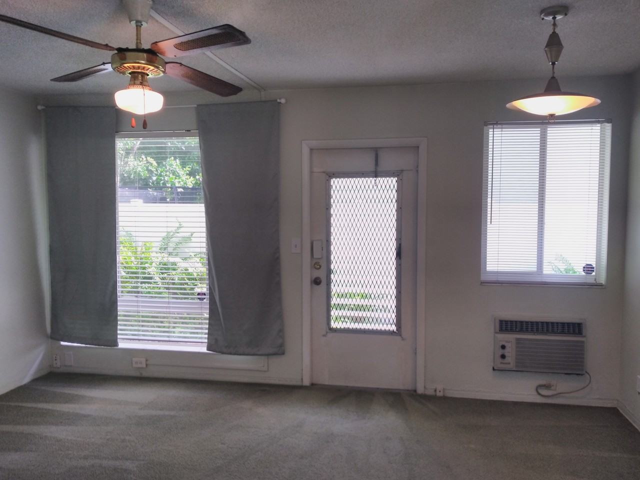 1524 Se 2nd St #4 - Photo 2 of 24