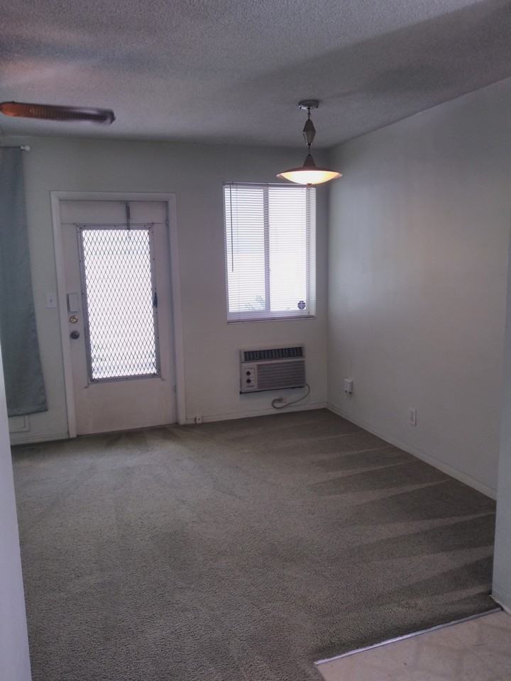 1524 Se 2nd St #4 - Photo 3 of 24