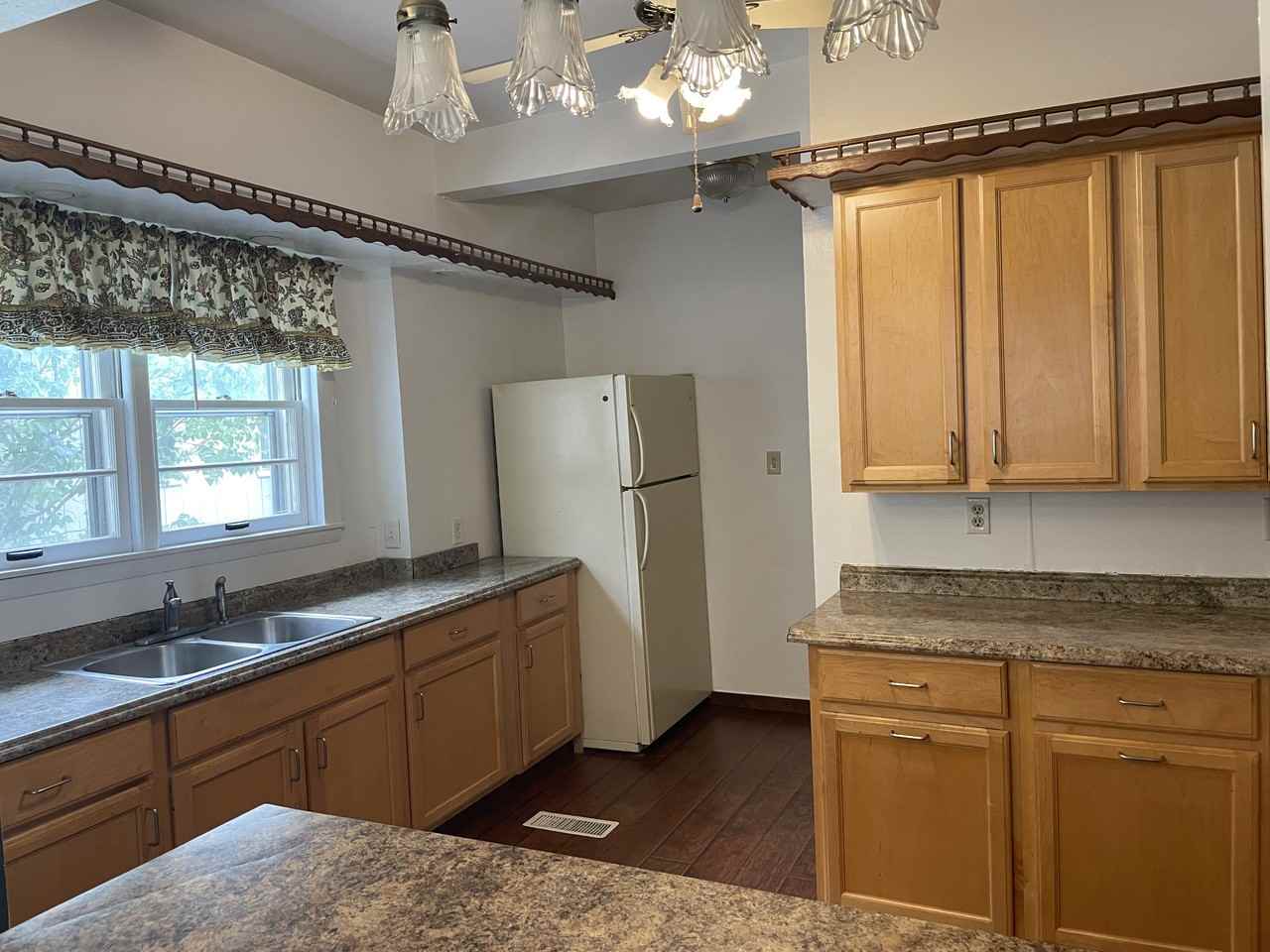 616 Union Ave - Photo 3 of 29