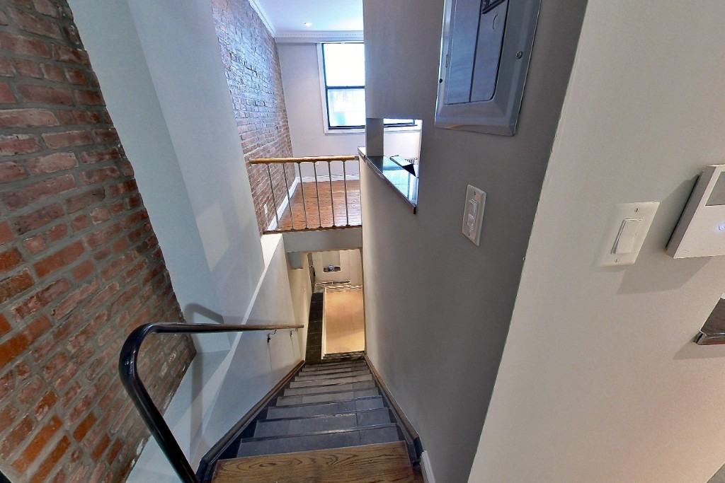 E 100th St #1B - Photo 3 of 10