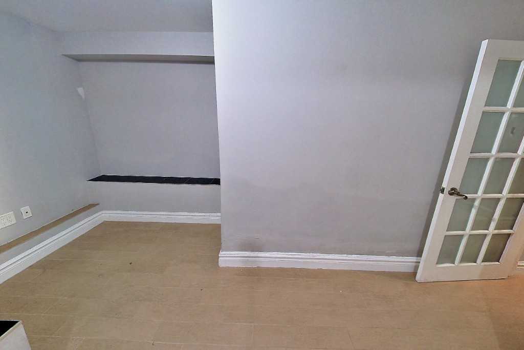 E 100th St #1B - Photo 5 of 10
