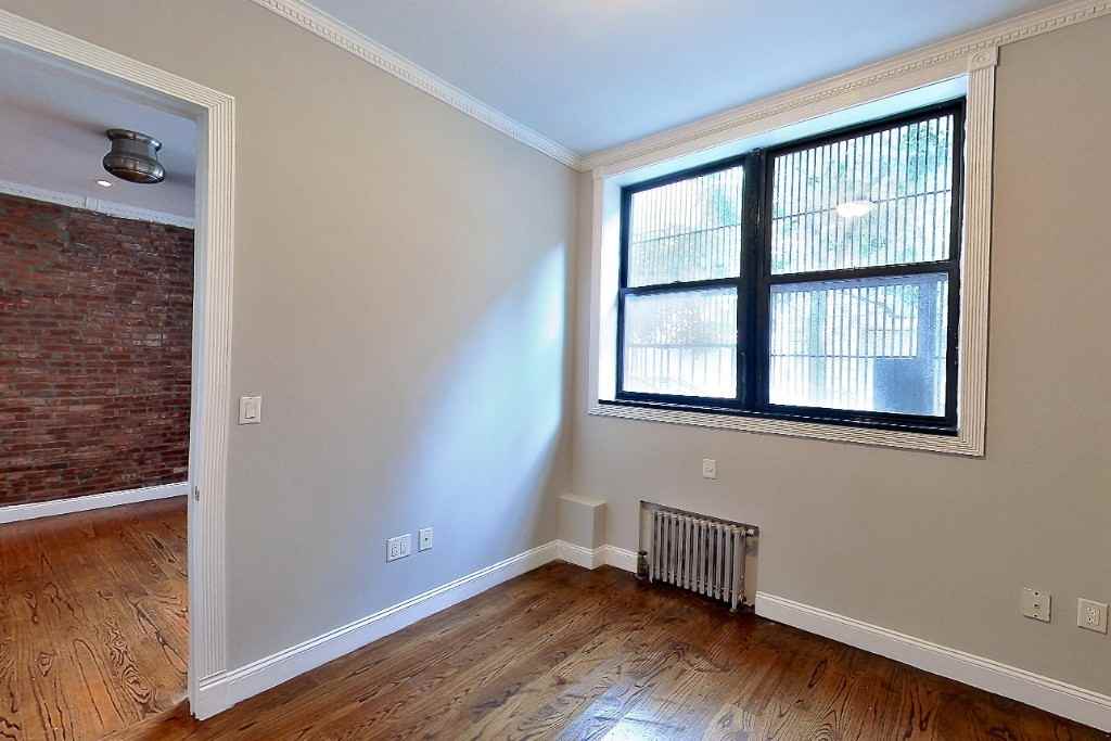 E 100th St #1B - Photo 6 of 10