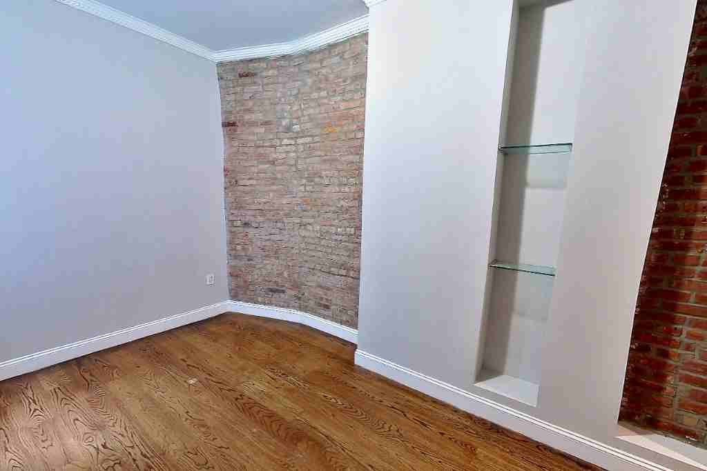 E 100th St #1B - Photo 7 of 10