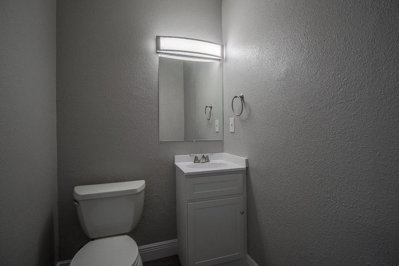 339 Park Row Avenue 5-8 - Photo 4 of 10