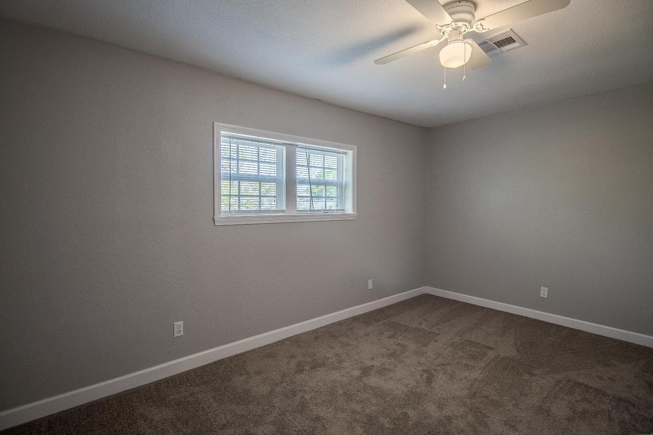 339 Park Row Avenue 5-8 - Photo 5 of 10