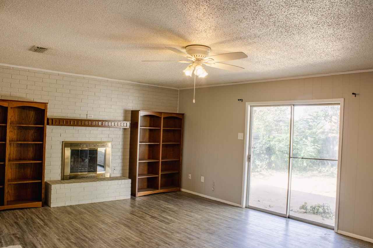 4406 54th St - Photo 3 of 18