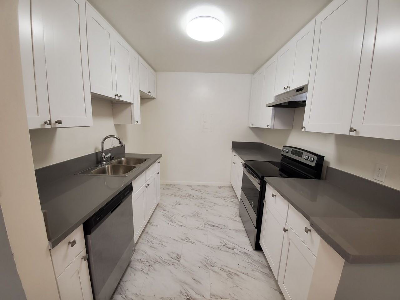 1 Month Free! Renovated Units in Central Van Nuys - Photo 6 of 13