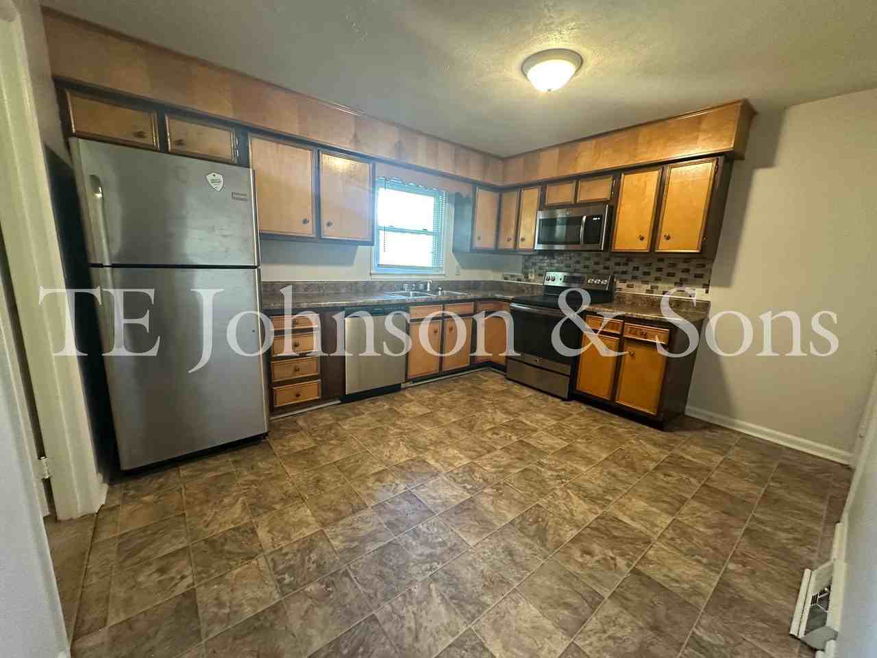 3501 Fieldstone Dr - Photo 4 of 18