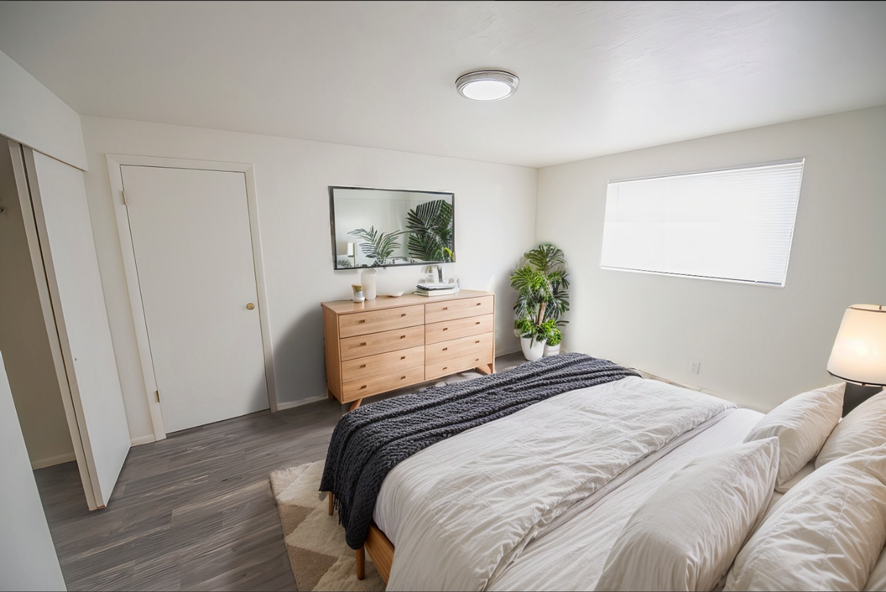 182 W 2400 N - Photo 2 of 22