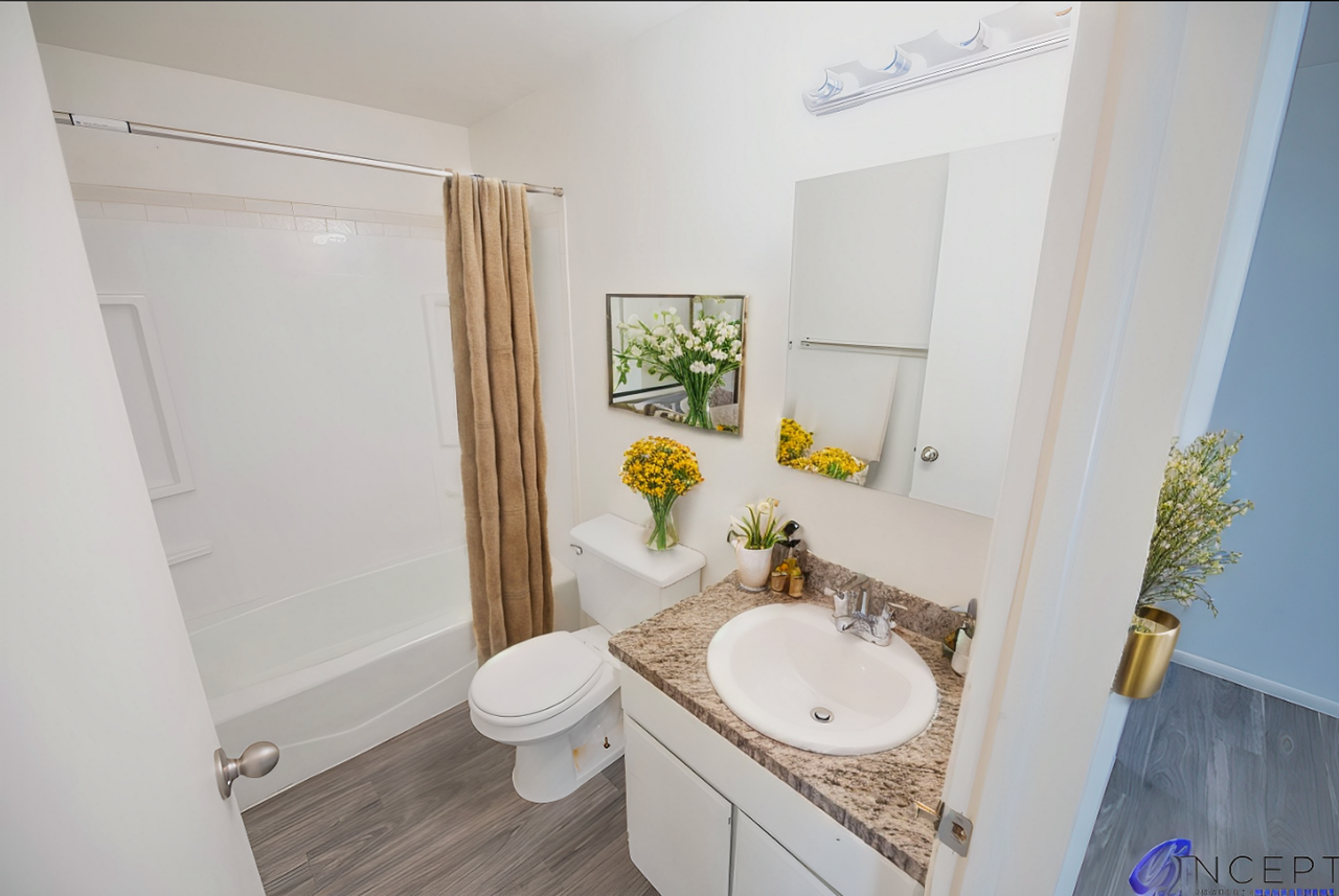 182 W 2400 N - Photo 4 of 22