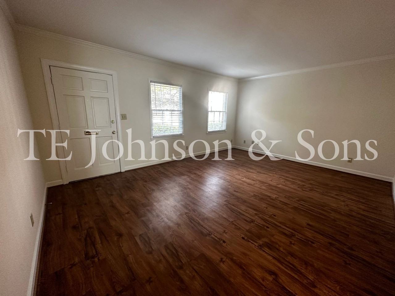 327 Hanover Arms Ct - Photo 2 of 17