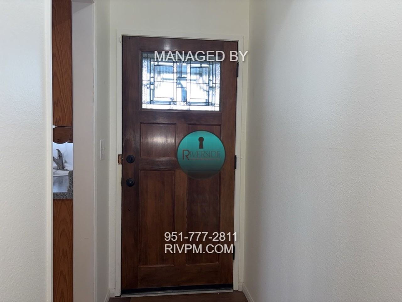 10443 Cochran Ave - Photo 3 of 29