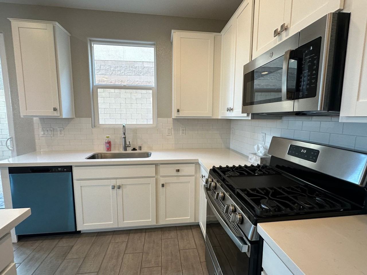 4809 Illustria Ave - Photo 3 of 24