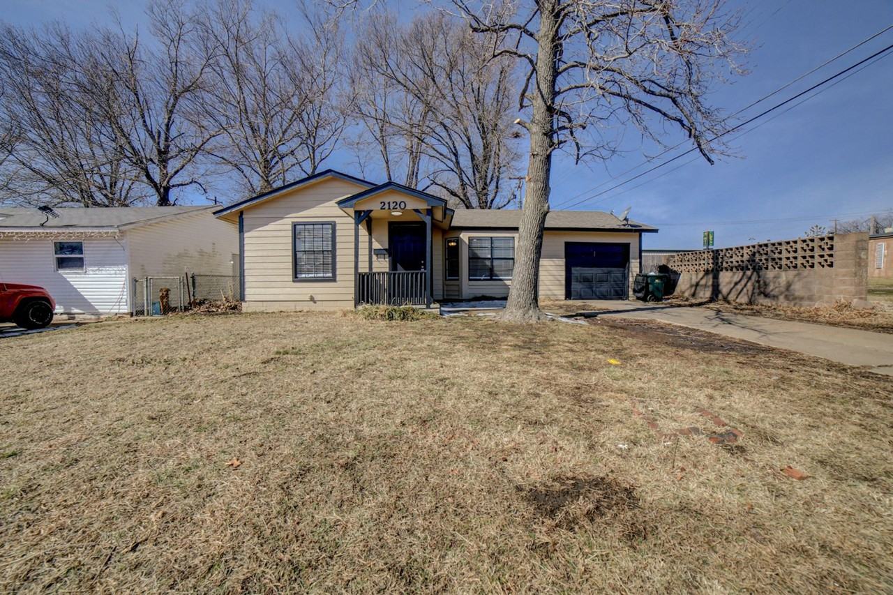 2120 S Main St - Photo 2 of 26