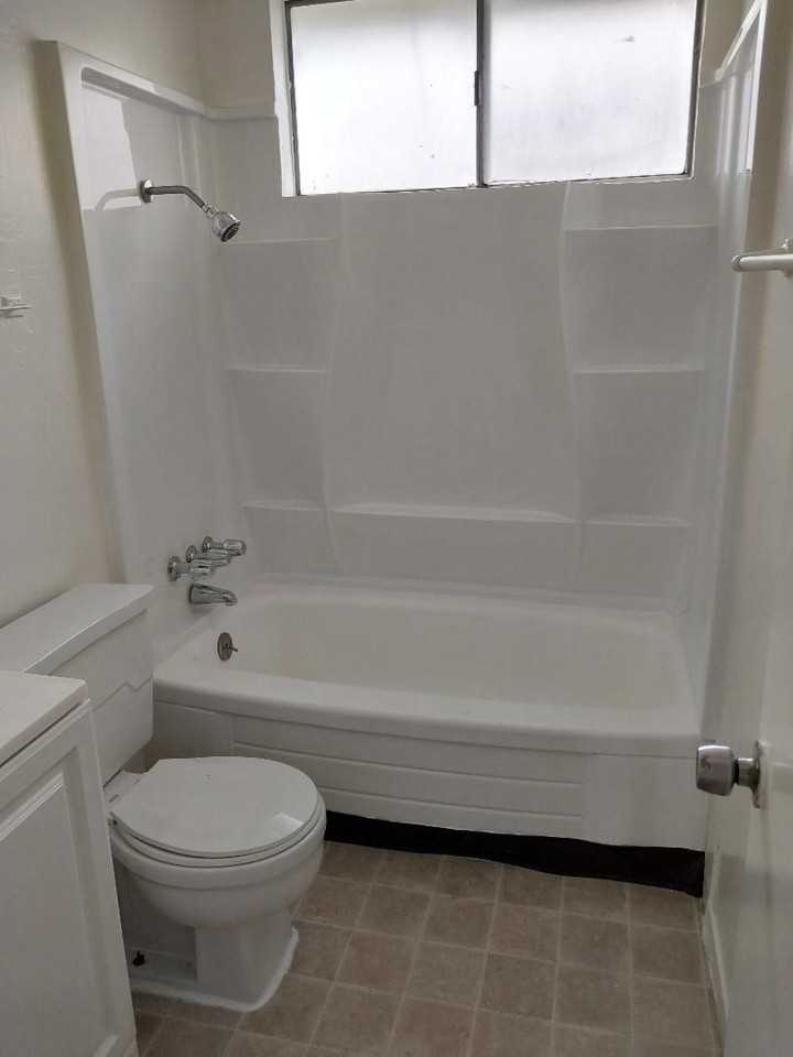 10432 Holland St - Photo 3 of 9