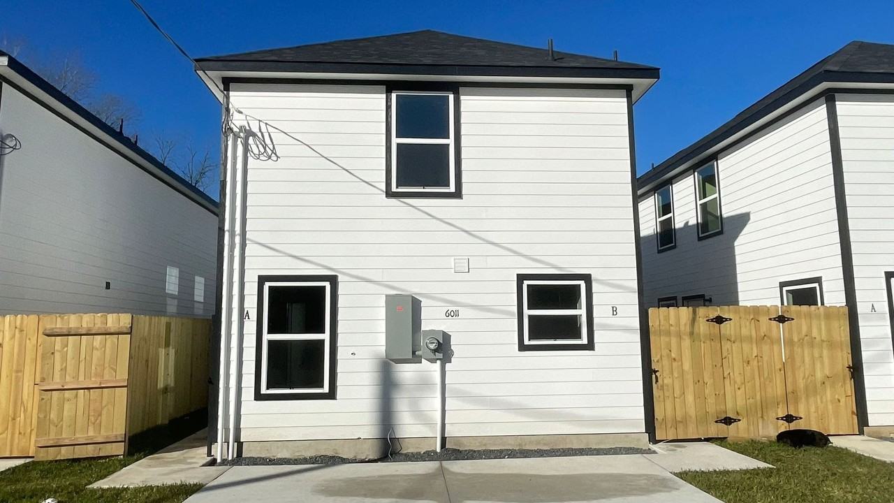 6011 Wedgefield St #A