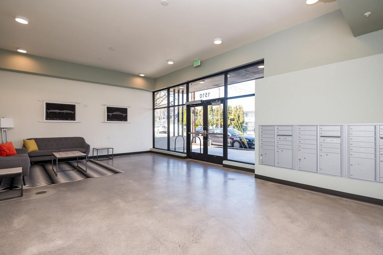 Slogan Apartments - Photo 4 of 9