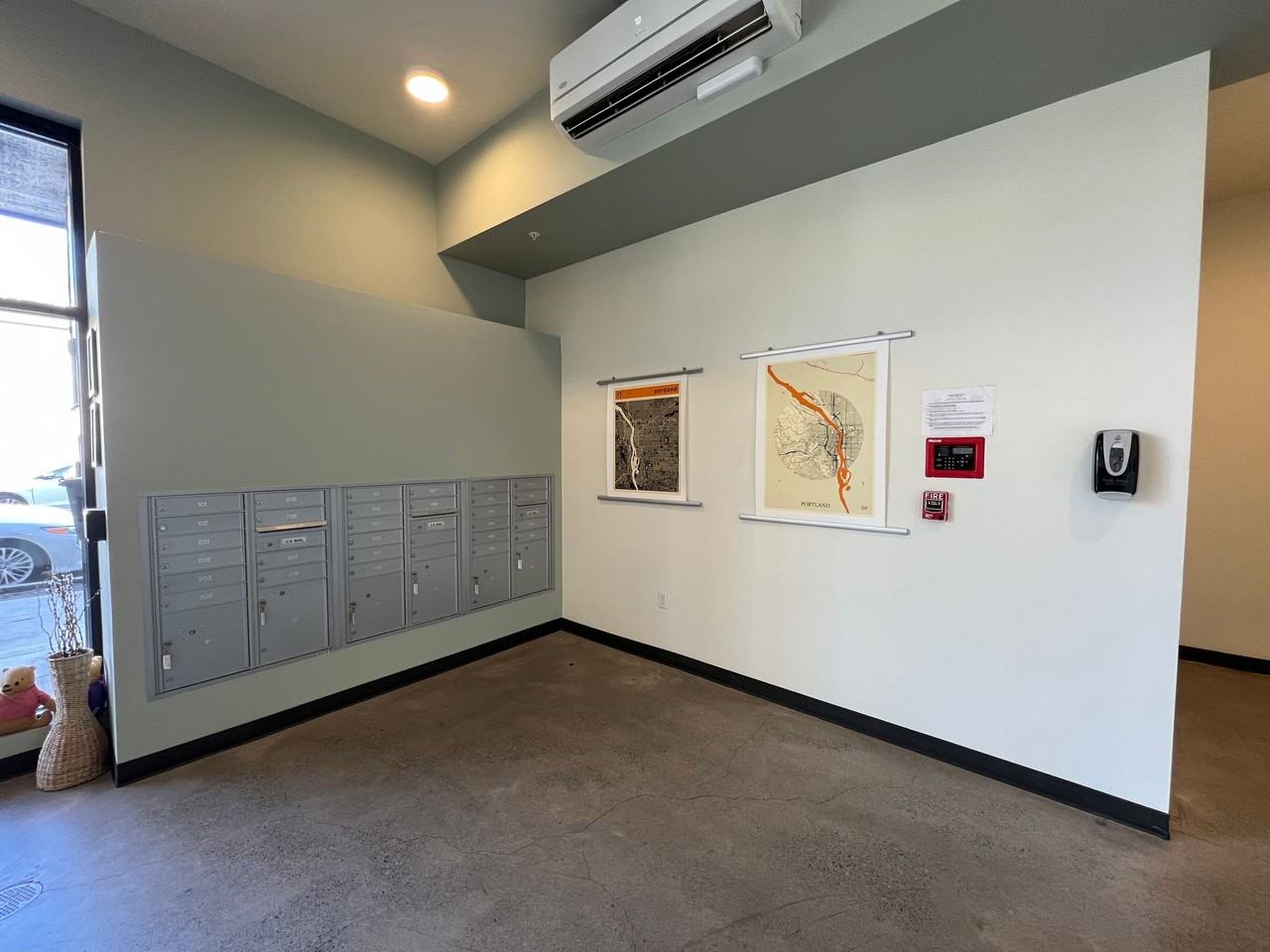 Slogan Apartments - Photo 5 of 9