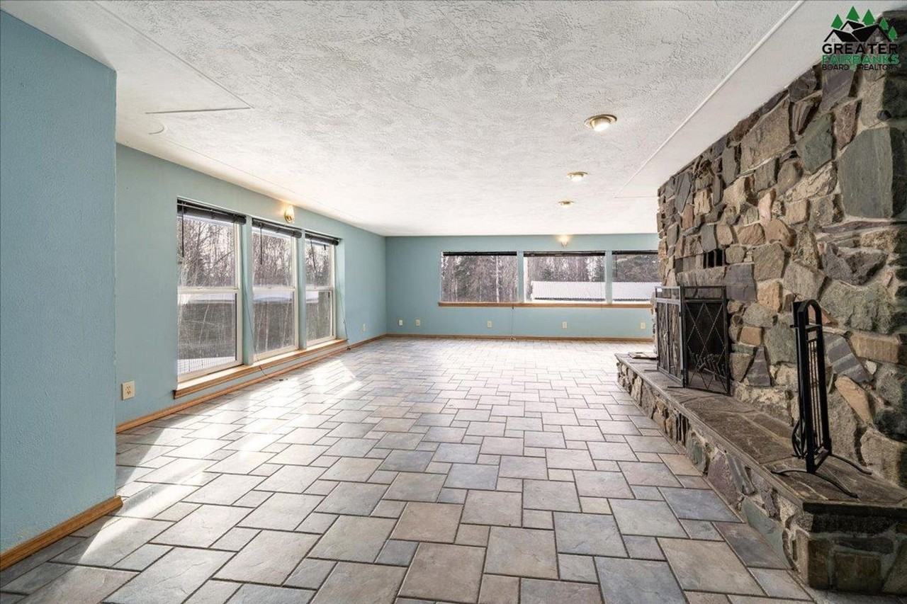 1893 Woodbine Dr - Photo 6 of 19