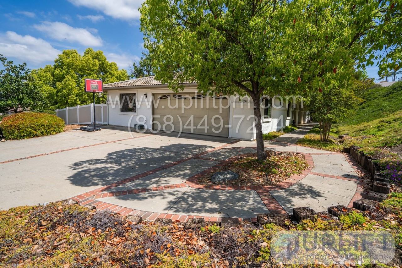 15751 Rainbird Rd - Photo 2 of 28
