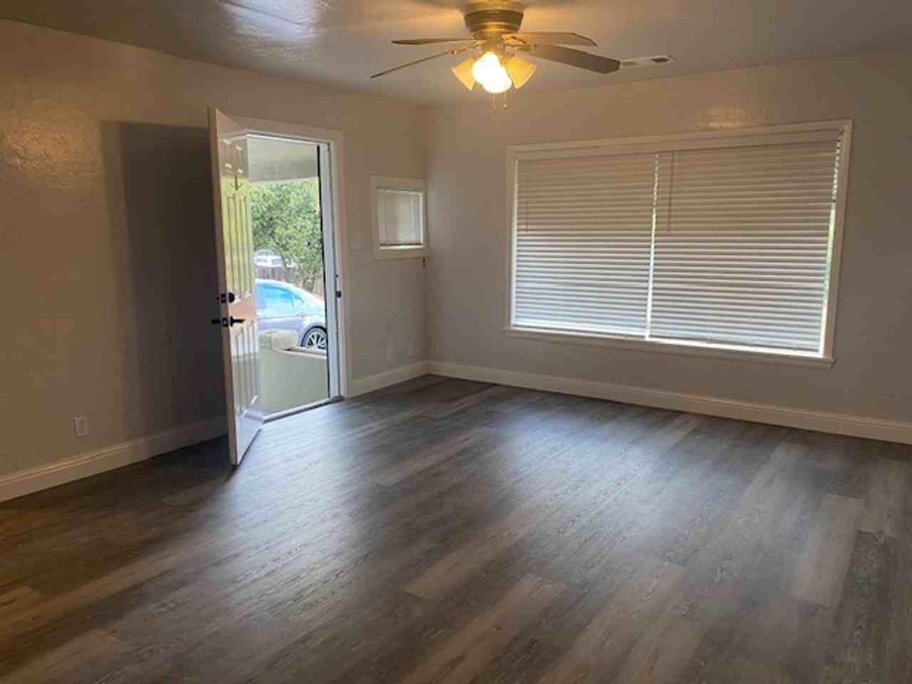 3281 Bechelli Ln - Photo 3 of 9