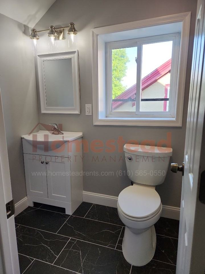 17 E Elm St - Photo 3 of 17