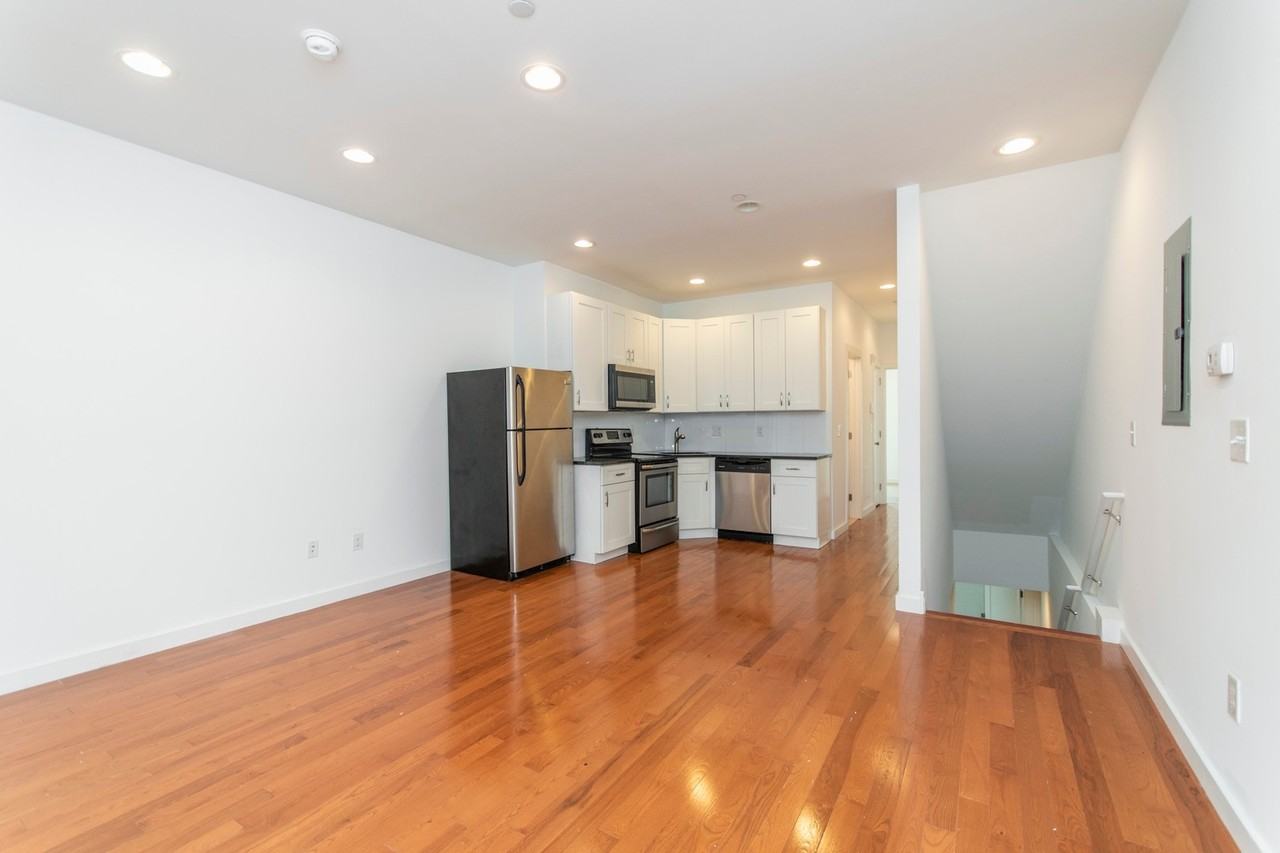 1632 N. Sydenham Street - Photo 2 of 23