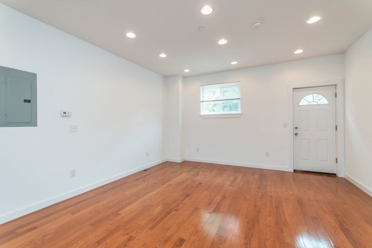 1632 N. Sydenham Street - Photo 5 of 23