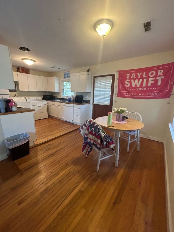 117 Greene St - Photo 3 of 9