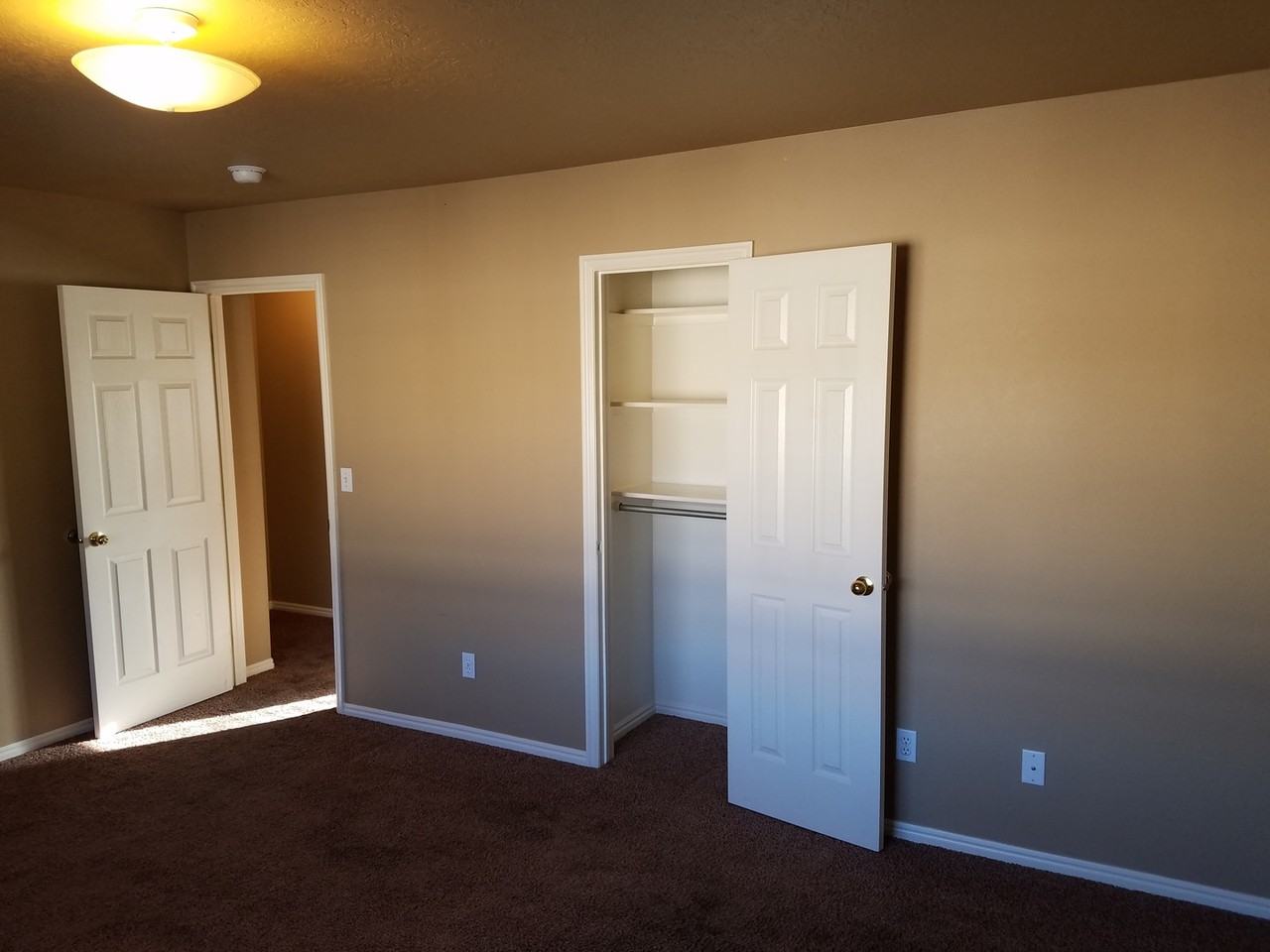 1063 E 600 S - Photo 7 of 23