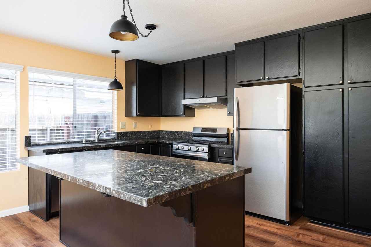 11220 Ganesta Rd - Photo 3 of 13