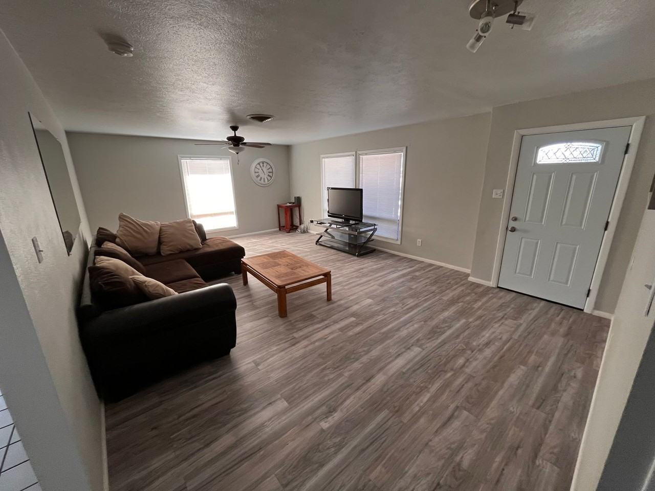 3101 Delicado Dr - Photo 3 of 11